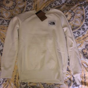 NWT Northface pullover